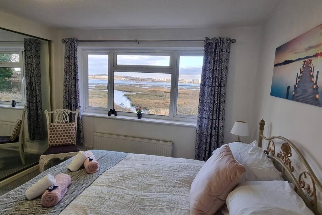 Waterfront - Holes Bay, Poole, Dorset Villa Екстериор снимка