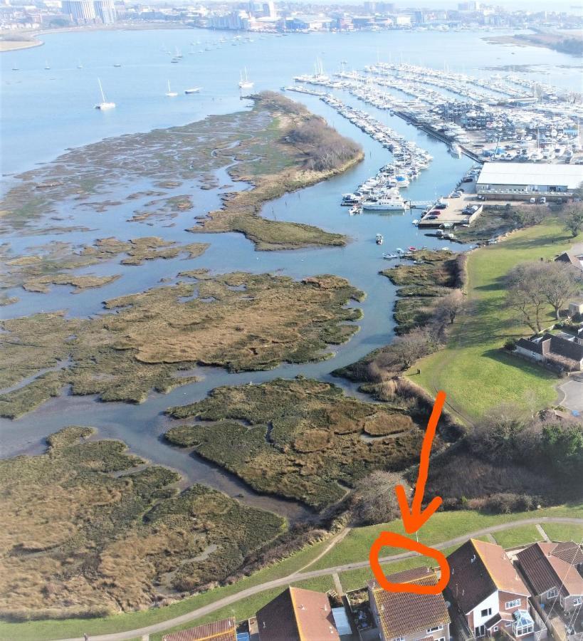Waterfront - Holes Bay, Poole, Dorset Villa Екстериор снимка